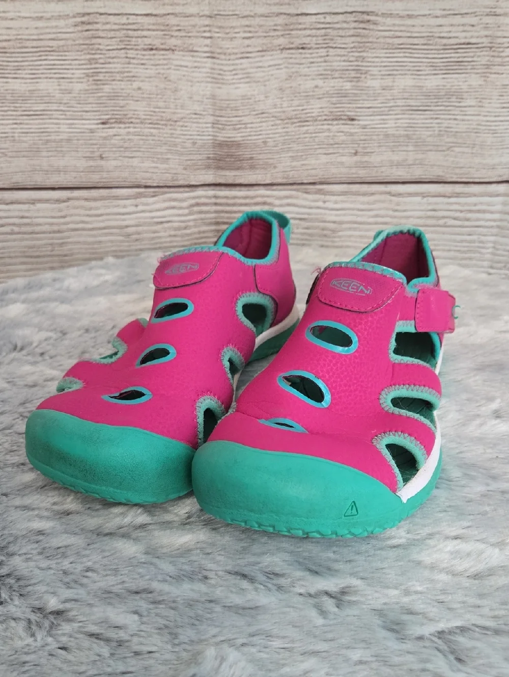 Keen Pink/Teal Water Shoes, Girls Size 5